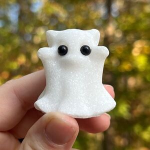 White Jade Kitty Cat Ghost